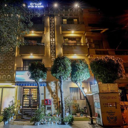 Cosy Grand, Chanakyapuri By The Cosy Hotels New Delhi Exterior photo