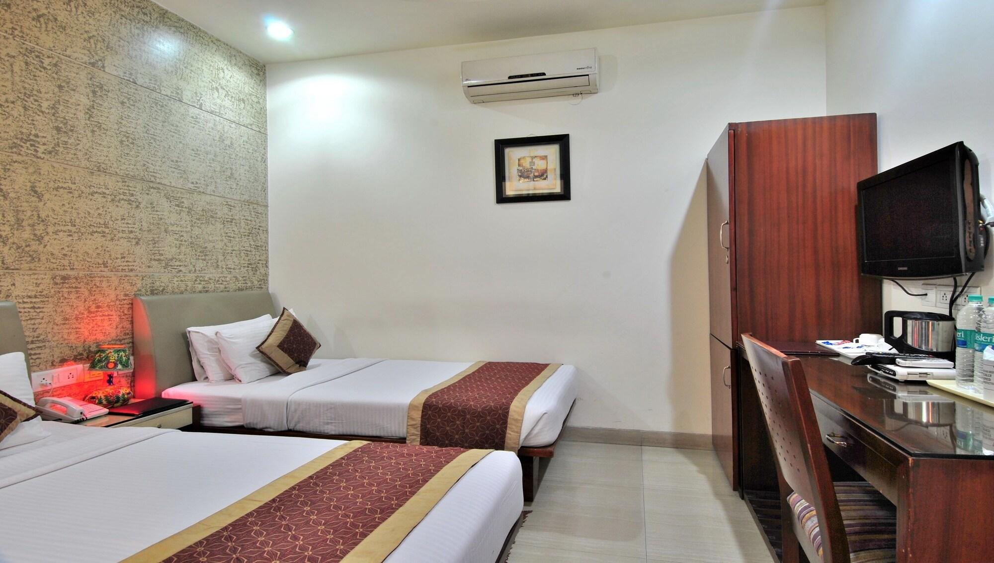 Cosy Grand, Chanakyapuri By The Cosy Hotels New Delhi Exterior photo