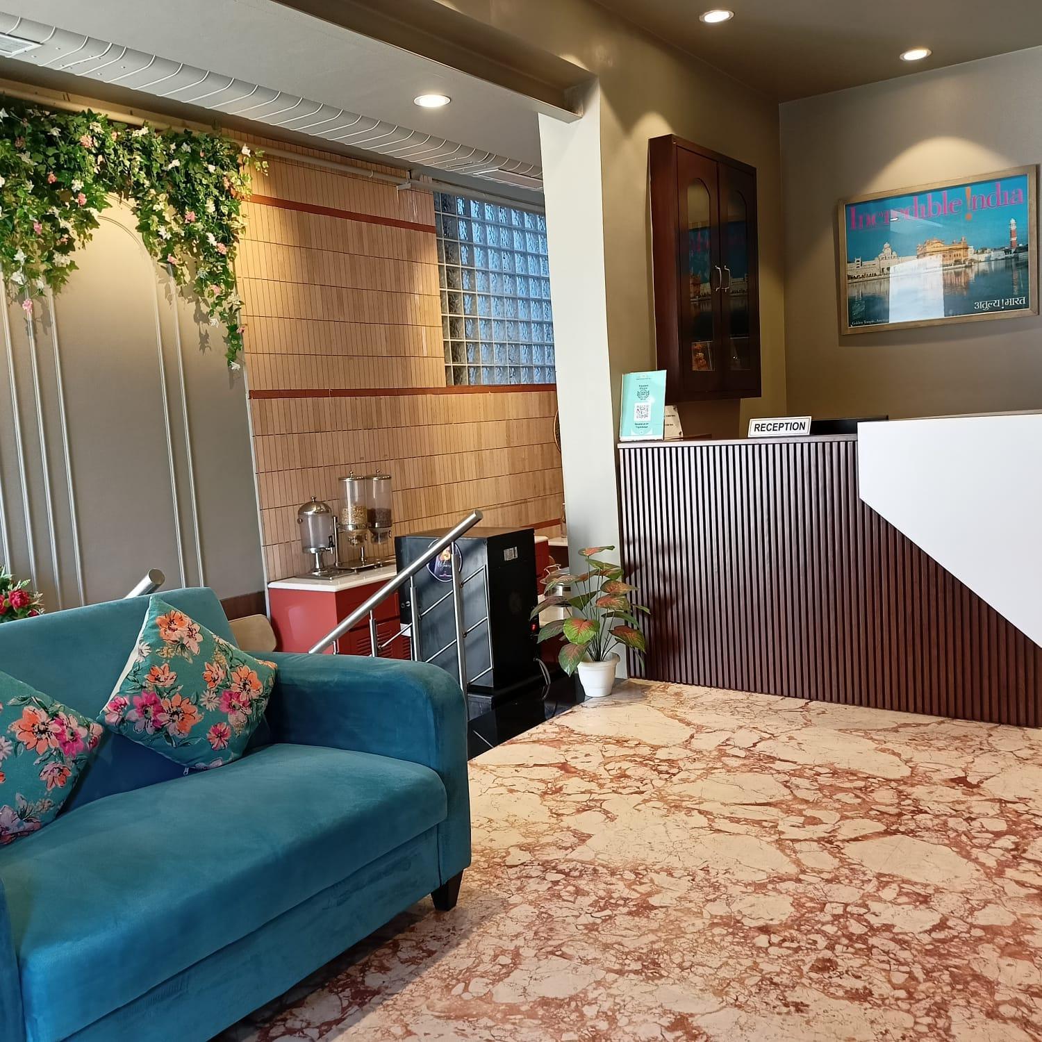Cosy Grand, Chanakyapuri By The Cosy Hotels New Delhi Exterior photo