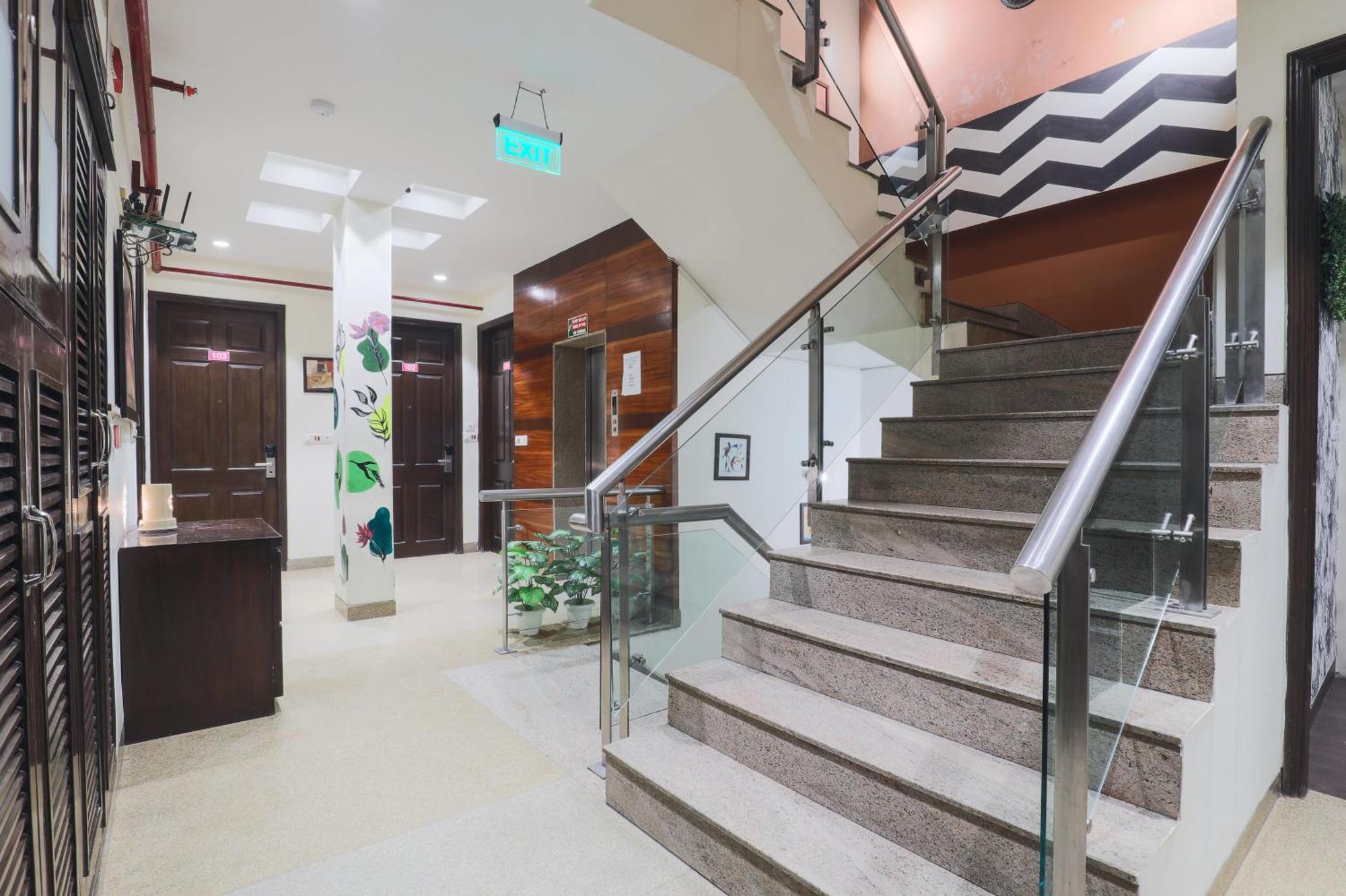 Cosy Grand, Chanakyapuri By The Cosy Hotels New Delhi Exterior photo