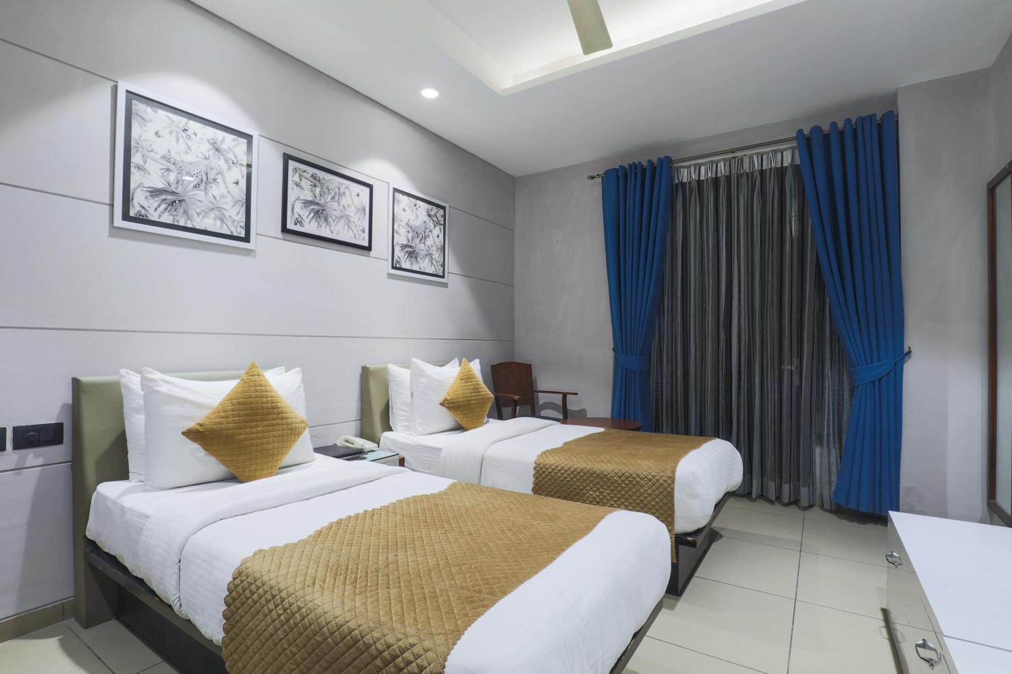 Cosy Grand, Chanakyapuri By The Cosy Hotels New Delhi Exterior photo