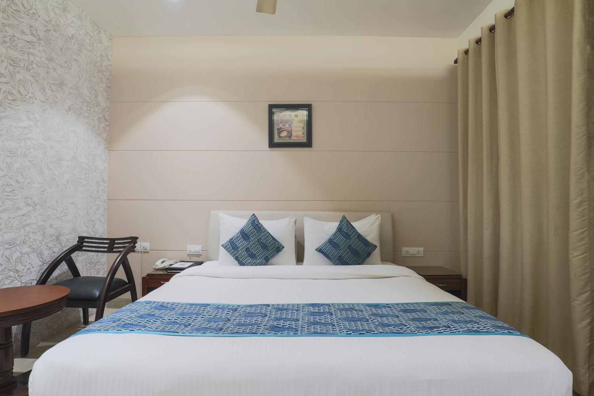 Cosy Grand, Chanakyapuri By The Cosy Hotels New Delhi Exterior photo
