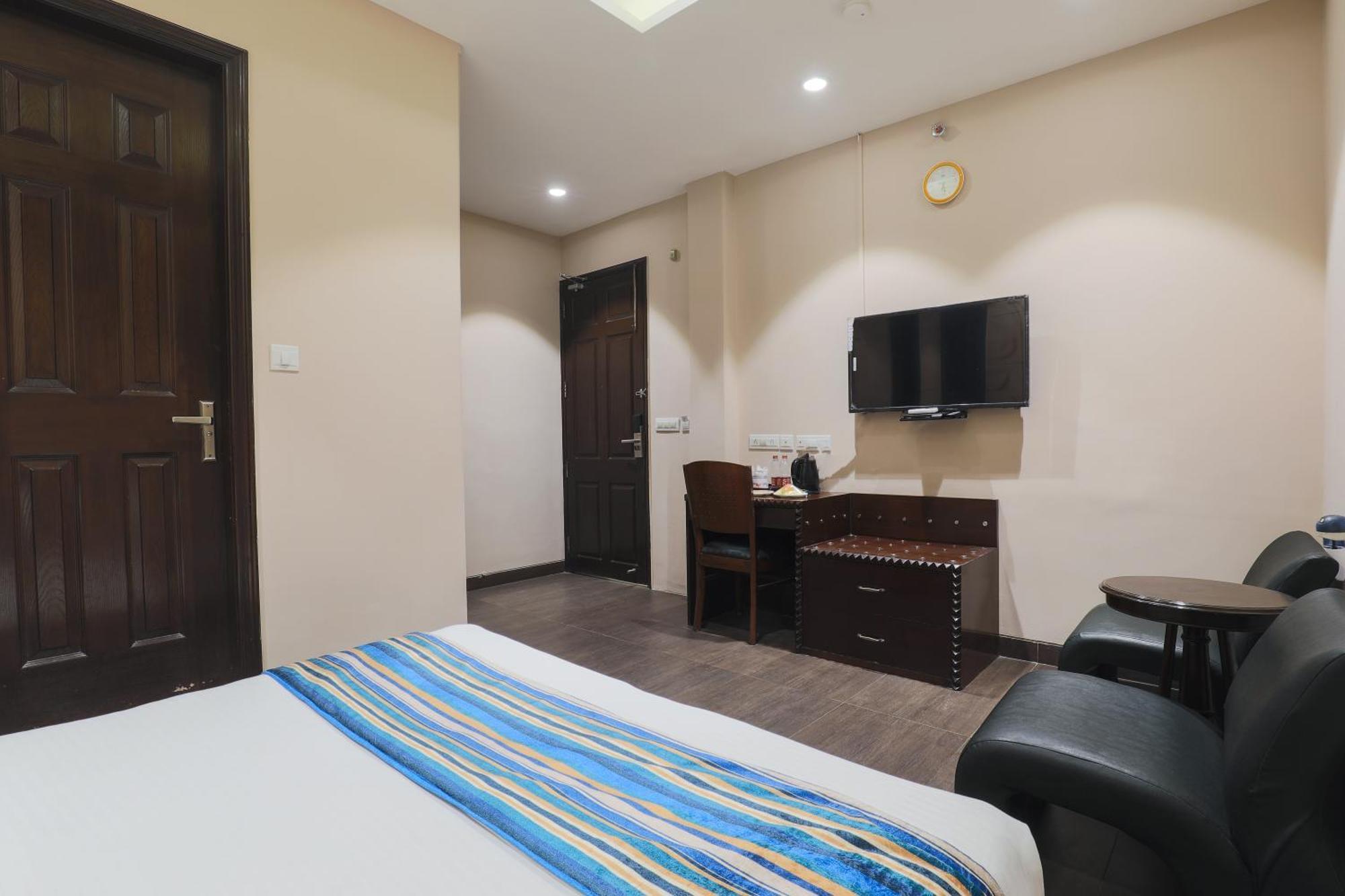 Cosy Grand, Chanakyapuri By The Cosy Hotels New Delhi Exterior photo
