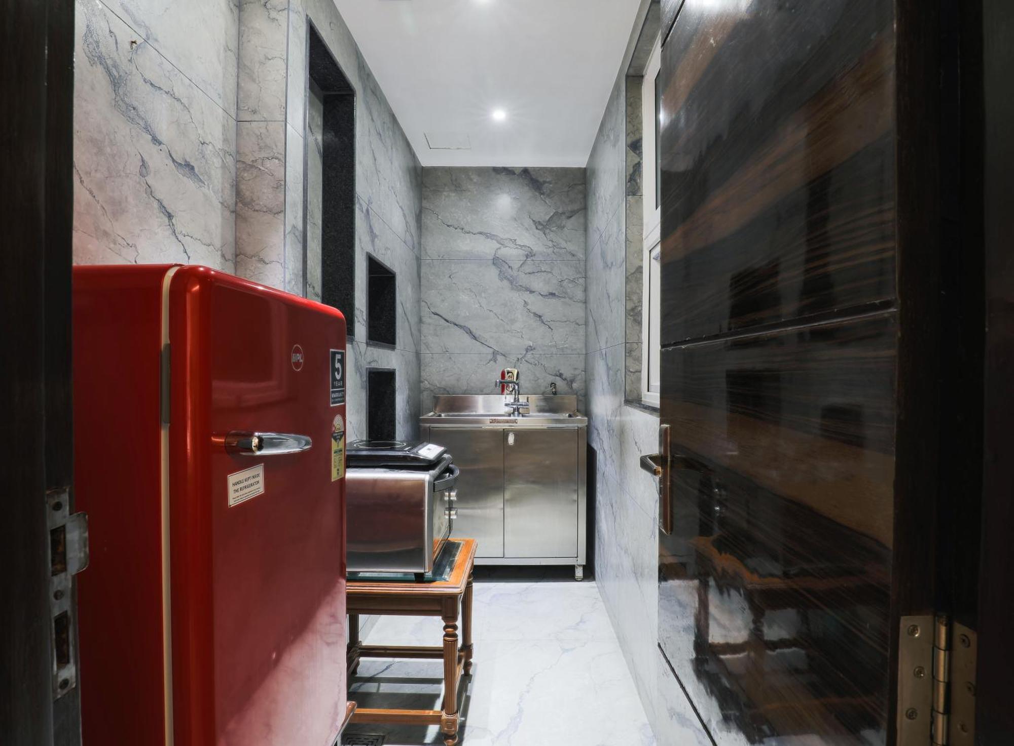 Cosy Grand, Chanakyapuri By The Cosy Hotels New Delhi Exterior photo