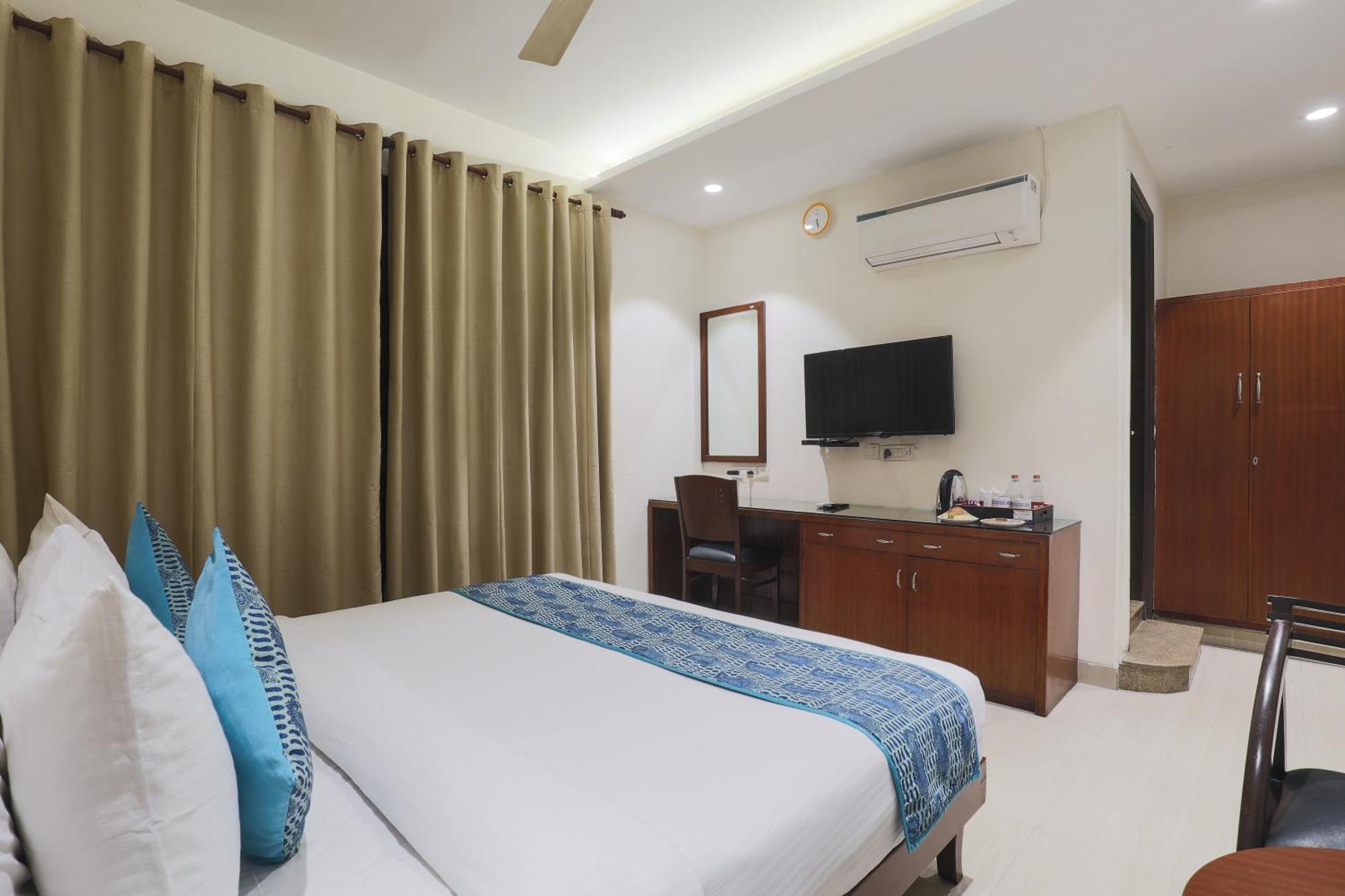 Cosy Grand, Chanakyapuri By The Cosy Hotels New Delhi Exterior photo