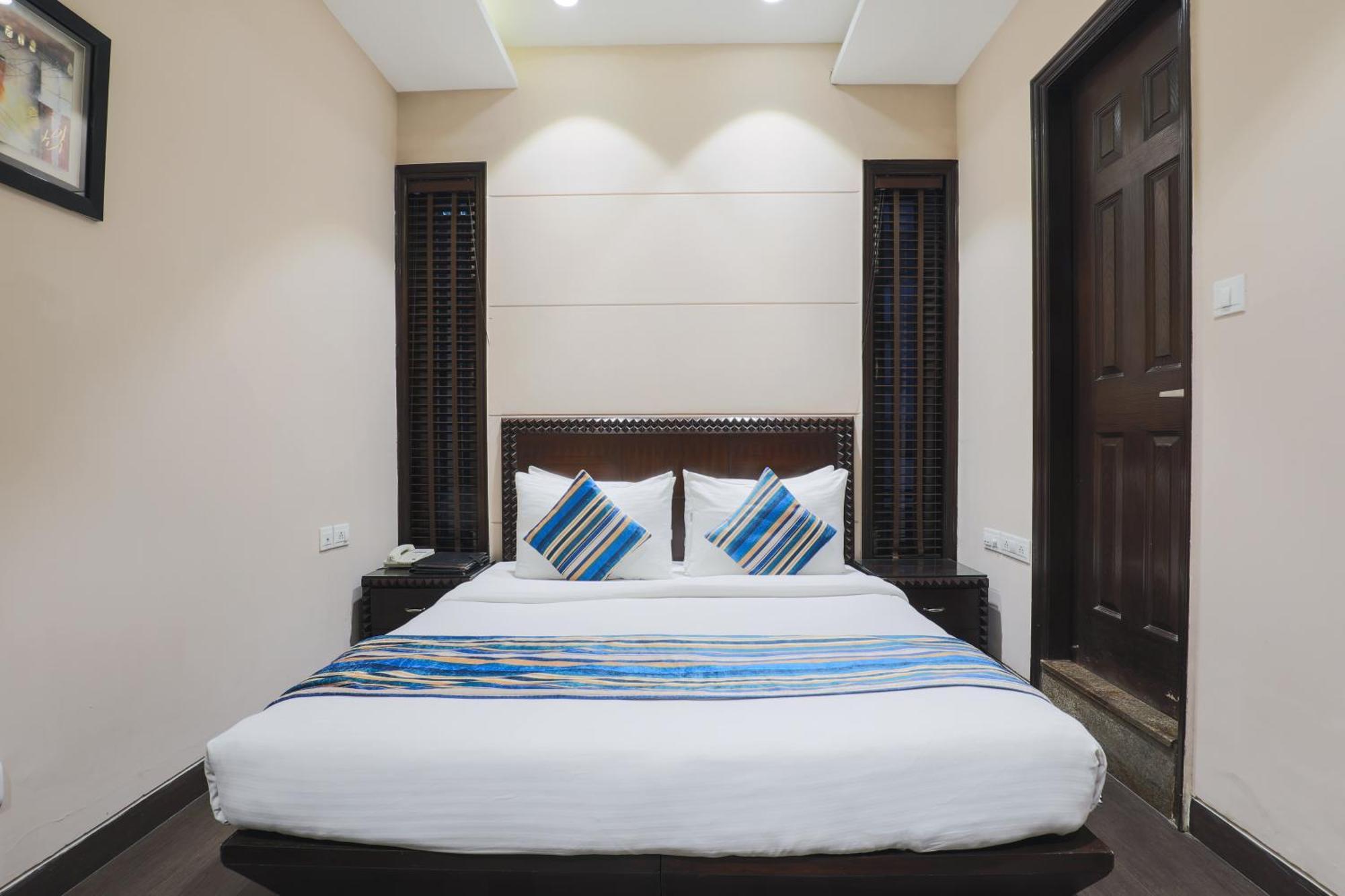 Cosy Grand, Chanakyapuri By The Cosy Hotels New Delhi Exterior photo