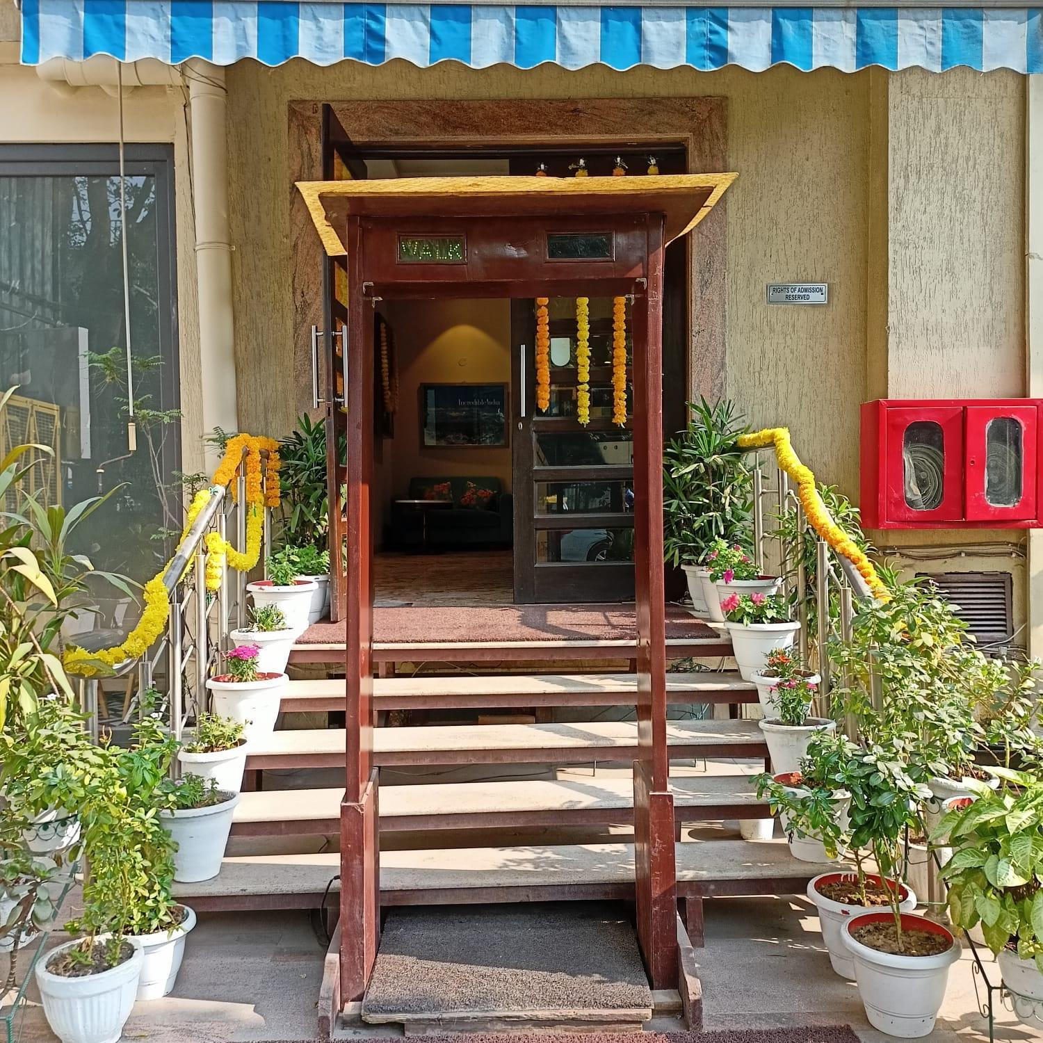 Cosy Grand, Chanakyapuri By The Cosy Hotels New Delhi Exterior photo