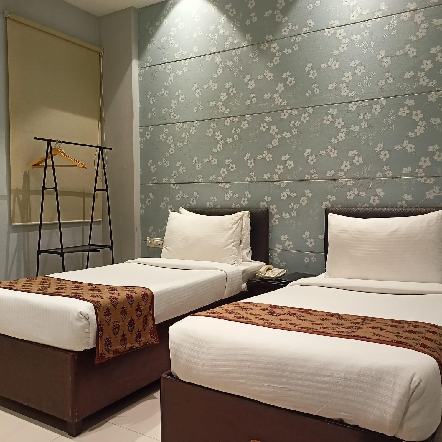 Cosy Grand, Chanakyapuri By The Cosy Hotels New Delhi Exterior photo